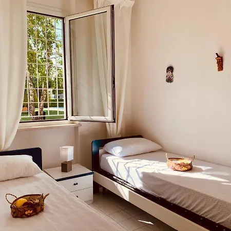 Apt 1 Garden Apartment *